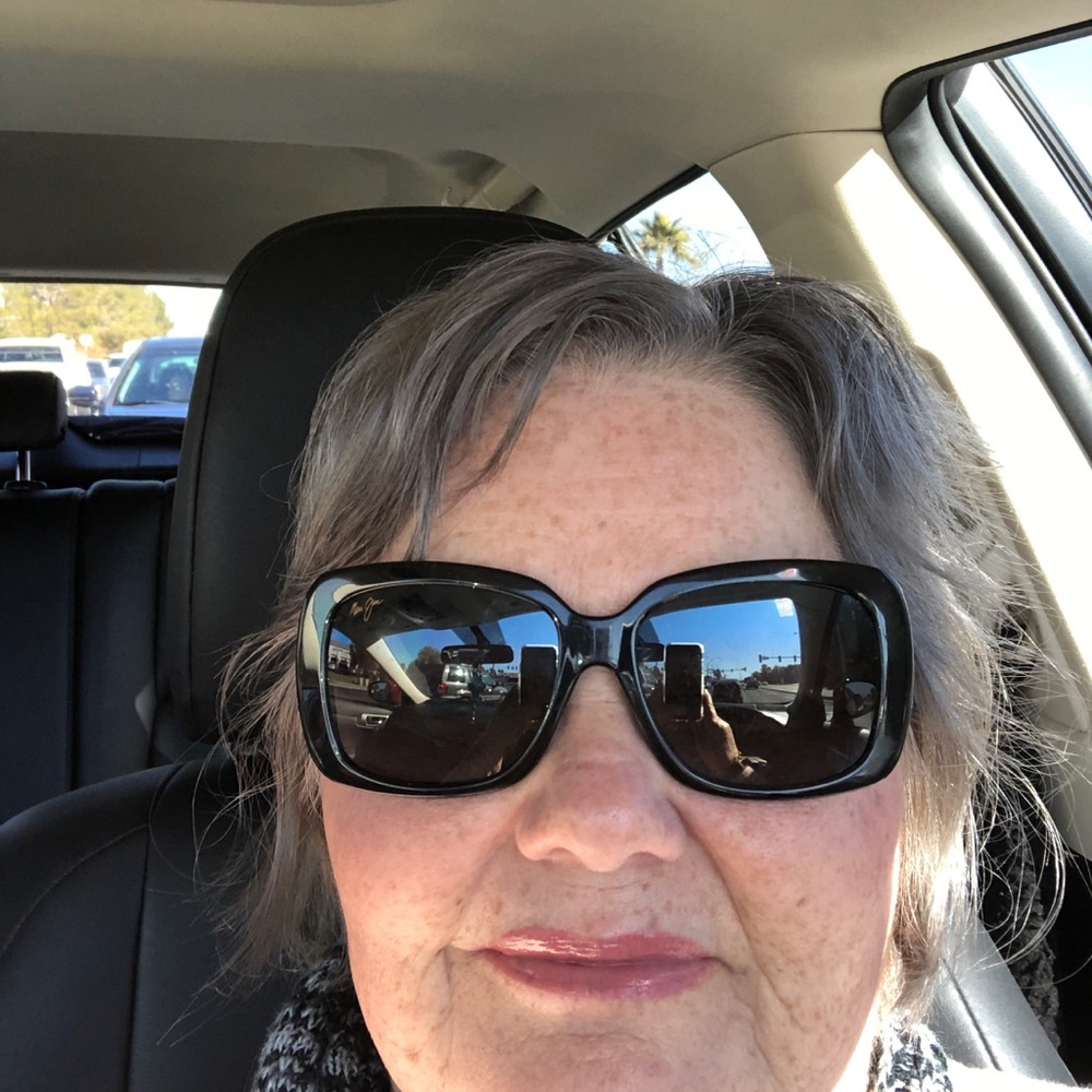 Meet your Posher, Suzanne